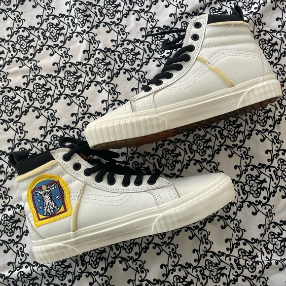 BNWOB VANS x NASA Sk8-Hi Unisex White Leather Sneakers Shoes Size 7Men/8.5Women - Picture 5 of 8